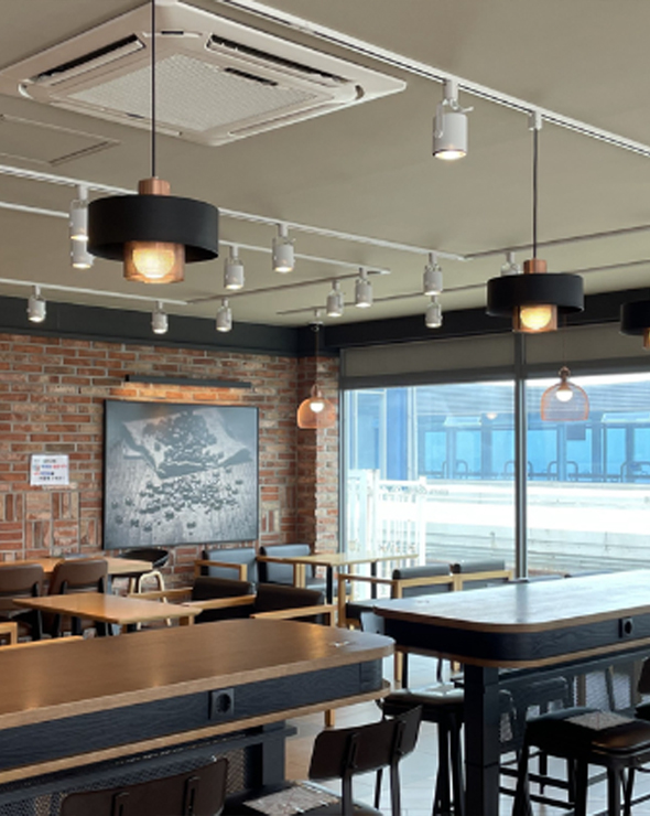 이디야 커피숍 공식 납품사례 1) 춘천 핫플 \'정동진역점\'